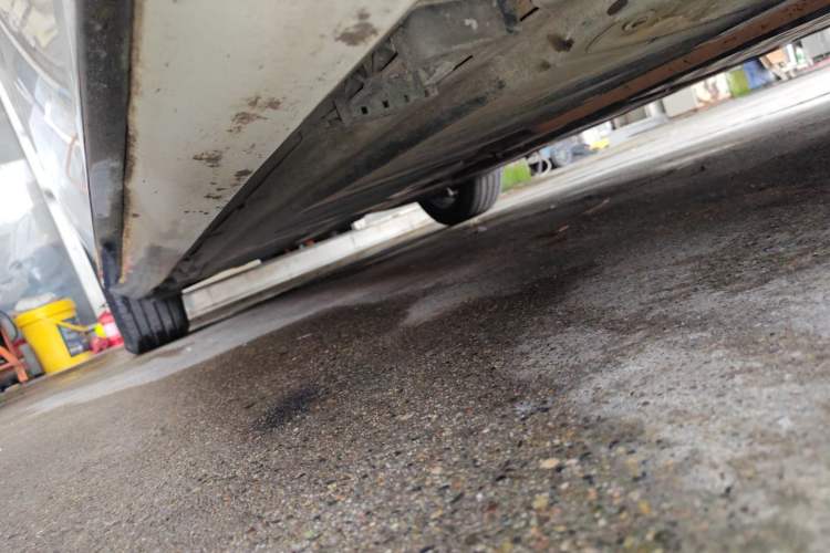 Used Mercedes-Benz E-Class 2016 E 200 L Sport Edition Right Side Sill
