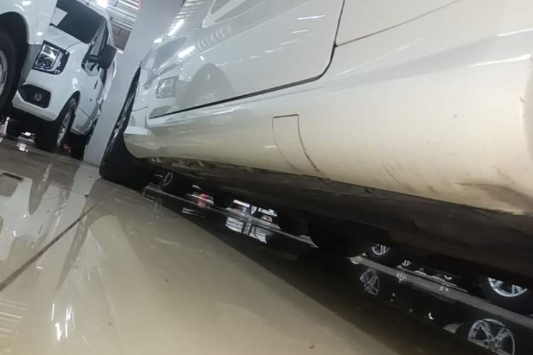 Used Mercedes-Benz E-Class 2016 E 260 Coupe Dynamic Edition Right Side Sill