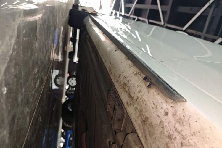 Used Mercedes-Benz E-Class 2016 E 200 L Sport Edition Right Side Sill