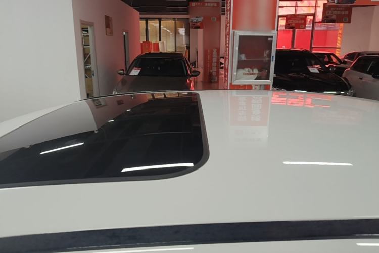 Used Mercedes-Benz E-Class 2016 E 200 L Sport Edition Roof