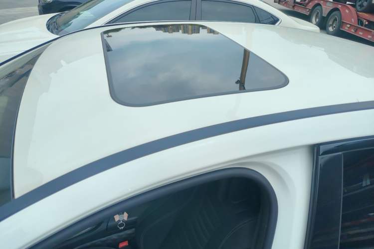 Used Mercedes-Benz E-Class 2016 E 200 L Sport Edition Roof