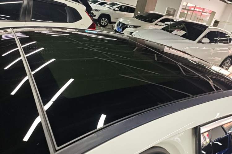 Used Mercedes-Benz E-Class 2016 E 200 L Sport Edition Roof