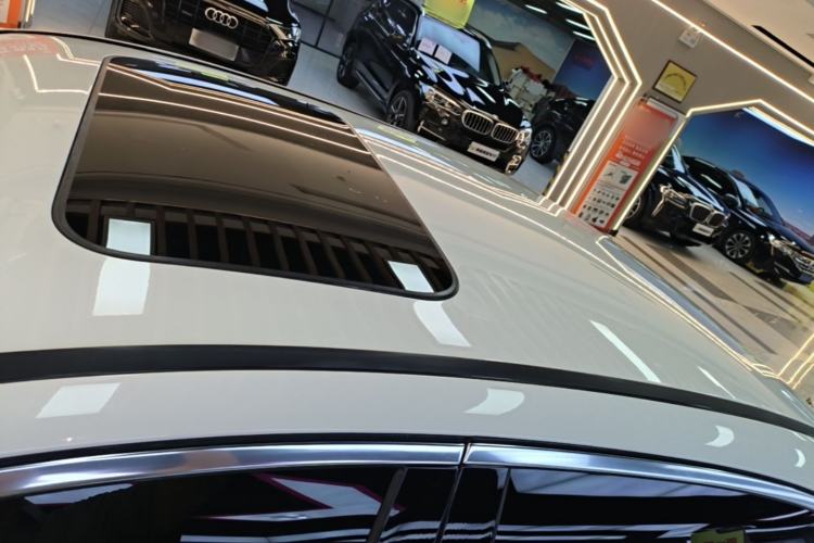 Used Mercedes-Benz E-Class 2016 E 200 L Roof