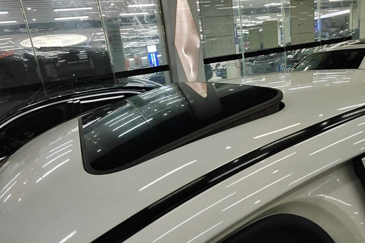 Used Mercedes-Benz E-Class 2016 E 200 L Sport Edition Roof