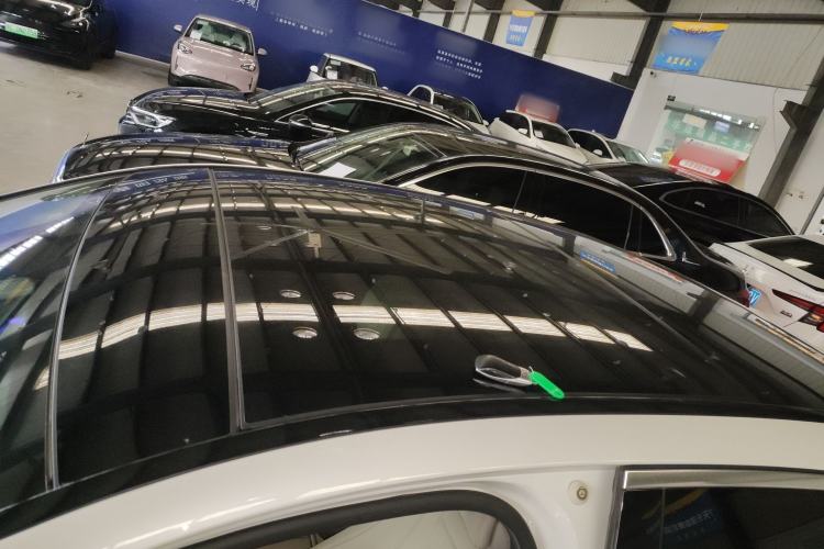 Used Mercedes-Benz E-Class 2016 E 300 L Sport Luxury Model Roof