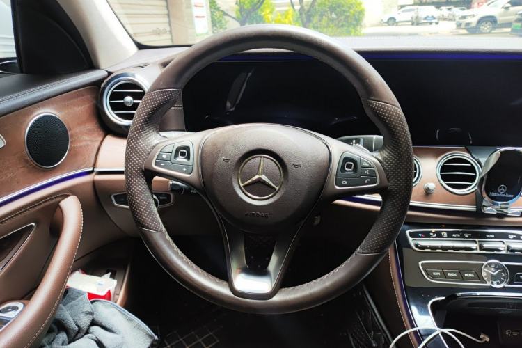 Used Mercedes-Benz E-Class 2016 E 300 L Luxury Model Steering Wheel