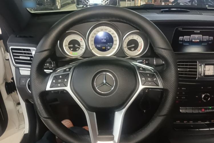 Used Mercedes-Benz E-Class 2016 E 260 Coupe Dynamic Edition Steering Wheel