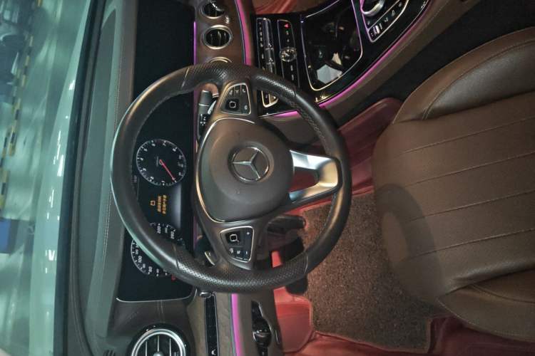 Used Mercedes-Benz E-Class 2016 E 300 L Luxury Model Steering Wheel