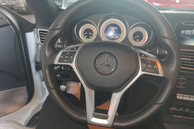 Used Mercedes-Benz E-Class 2016 E 260 Coupe Dynamic Edition Steering Wheel