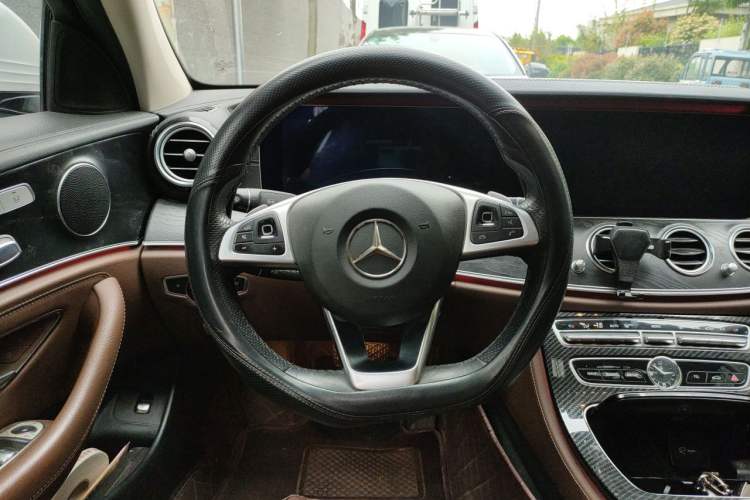Used Mercedes-Benz E-Class 2016 E 200 L Sport Edition Steering Wheel
