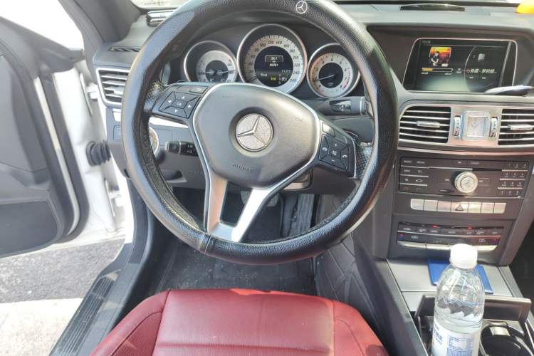 Used Mercedes-Benz E-Class 2016 E 260 Coupe Dynamic Edition Steering Wheel