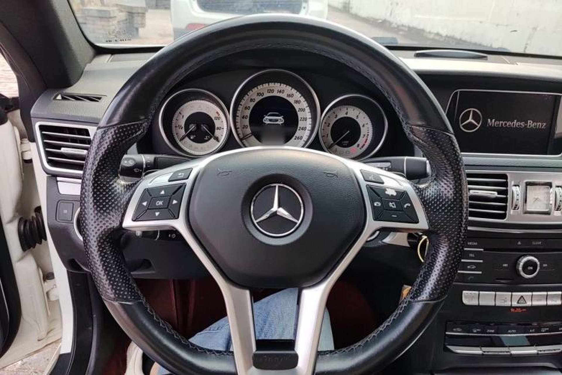 Used Mercedes-Benz E-Class 2016 E 200 Coupe Dynamic Edition Steering Wheel