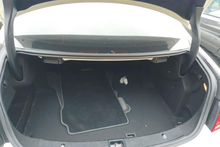 Used Mercedes-Benz E-Class 2016 E 200 Coupe Dynamic Edition Trunk