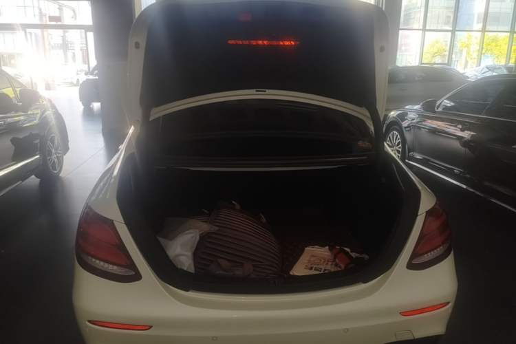 Used Mercedes-Benz E-Class 2016 E 200 L Sport Edition Trunk