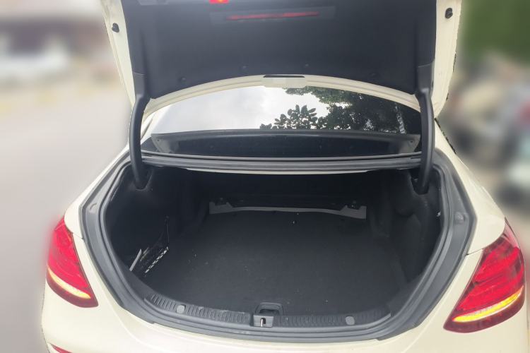 Used Mercedes-Benz E-Class 2016 E 200 L Sport Edition Trunk