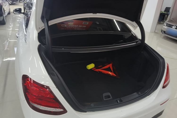 Used Mercedes-Benz E-Class 2016 E 200 L Sport Edition Trunk