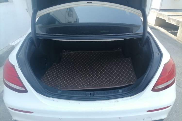 Used Mercedes-Benz E-Class 2016 E 200 L Sport Edition Trunk