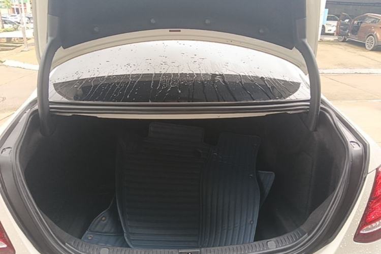 Used Mercedes-Benz E-Class 2016 E 200 L Sport Edition Trunk
