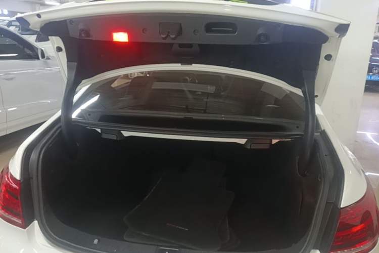 Used Mercedes-Benz E-Class 2016 E 260 Coupe Dynamic Edition Trunk