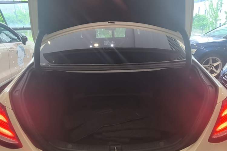 Used Mercedes-Benz E-Class 2016 E 300 L Sport Luxury Model Trunk