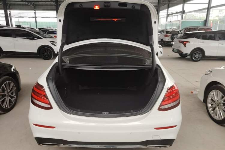 Used Mercedes-Benz E-Class 2016 E 300 L Sporty and Stylish Model Trunk
