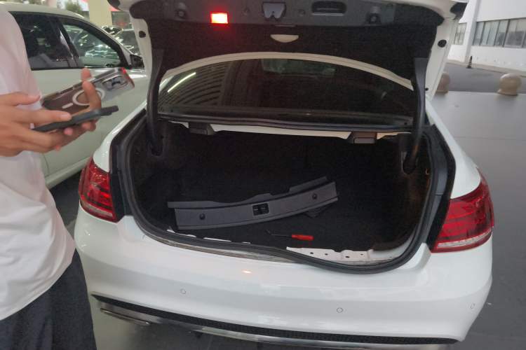 Used Mercedes-Benz E-Class 2016 E 260 Coupe Dynamic Edition Trunk