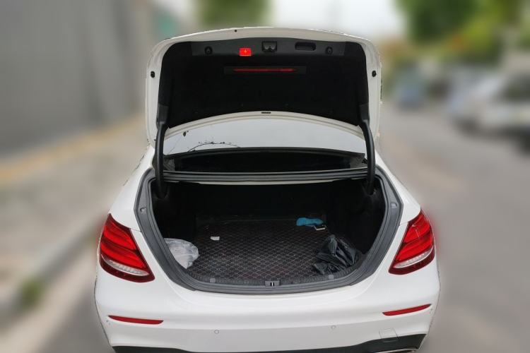 Used Mercedes-Benz E-Class 2016 E 200 L Sport Edition Trunk