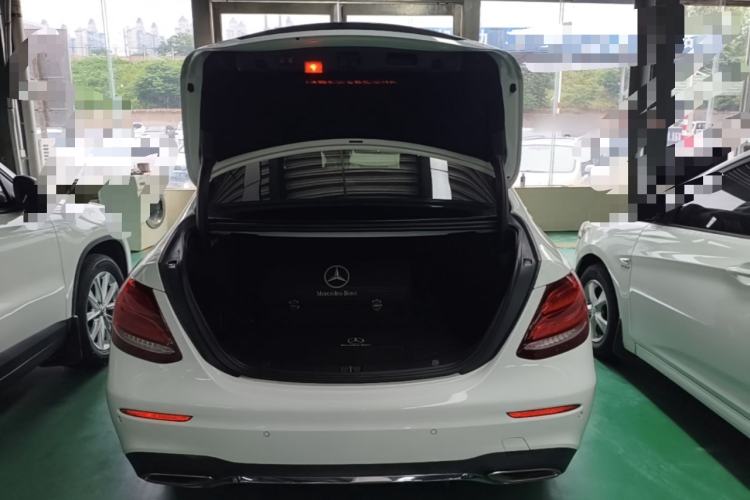 Used Mercedes-Benz E-Class 2016 E 300 L Sporty and Stylish Model Trunk