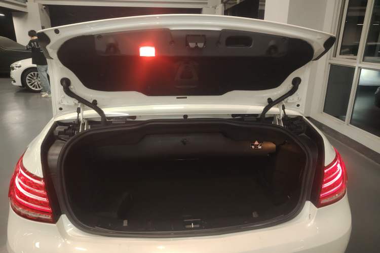 Used Mercedes-Benz E-Class 2016 E 260 Convertible Coupe Dynamic Edition Trunk