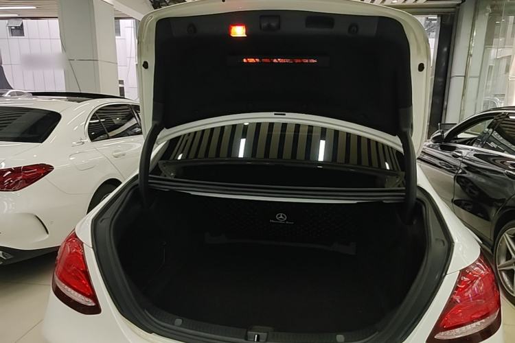 Used Mercedes-Benz E-Class 2016 E 200 L Sport Edition Trunk