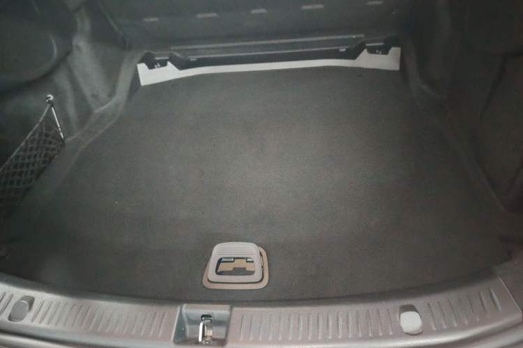 Used Mercedes-Benz E-Class 2016 E 200 L Sport Edition Trunk