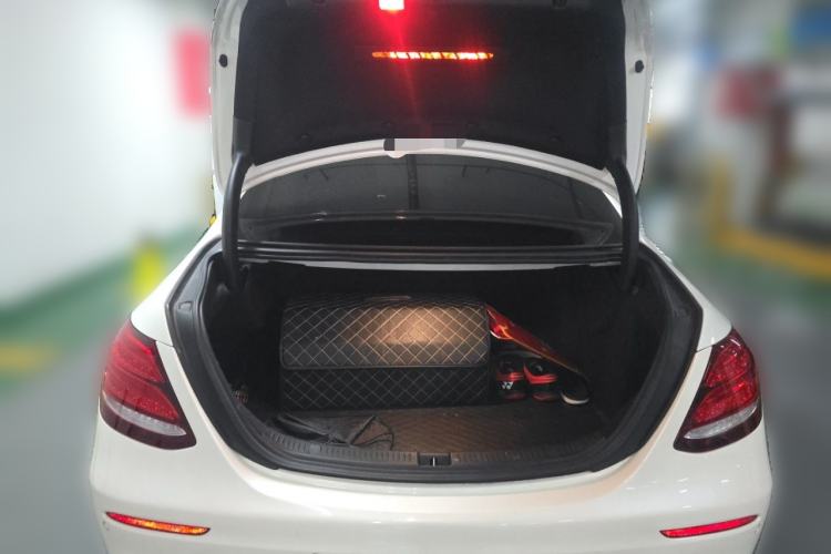 Used Mercedes-Benz E-Class 2016 E 200 L Sport Edition Trunk