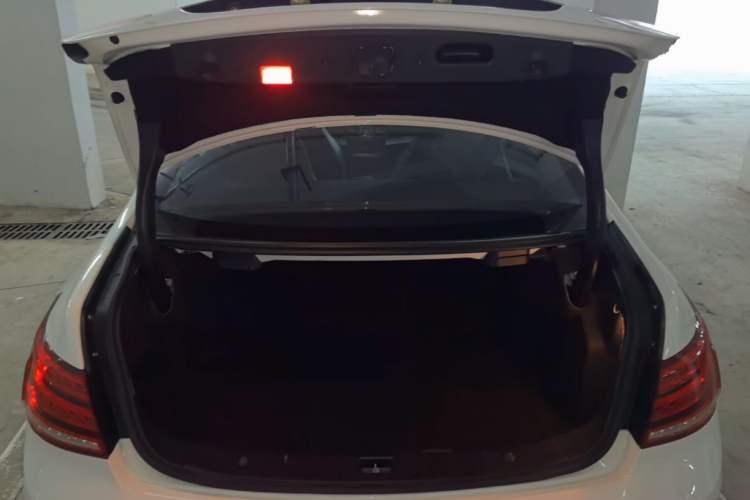 Used Mercedes-Benz E-Class 2016 E 200 Coupe Dynamic Edition Trunk