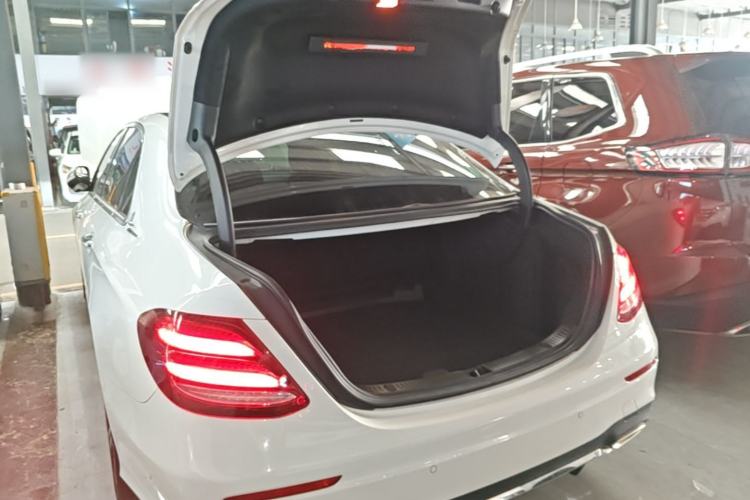 Used Mercedes-Benz E-Class 2016 E 200 L Sport Edition Trunk
