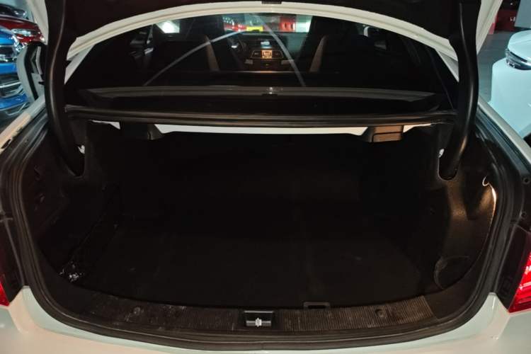 Used Mercedes-Benz E-Class 2016 E 200 Coupe Dynamic Edition Trunk