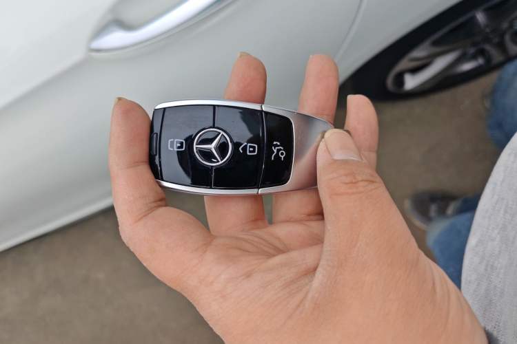 Used Mercedes-Benz E-Class 2016 E 200 L Sport Edition Vehicle Key