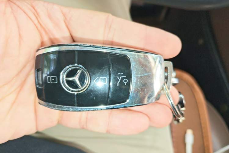 Used Mercedes-Benz E-Class 2016 E 300 L Sporty and Stylish Model Vehicle Key