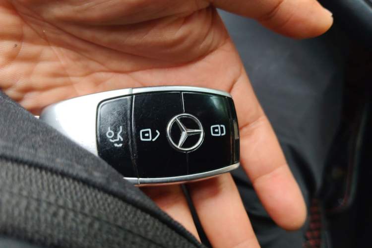 Used Mercedes-Benz E-Class 2016 E 300 L Sporty and Stylish Model Vehicle Key