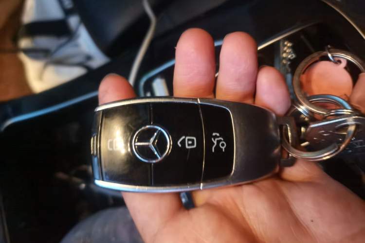 Used Mercedes-Benz E-Class  Vehicle Key