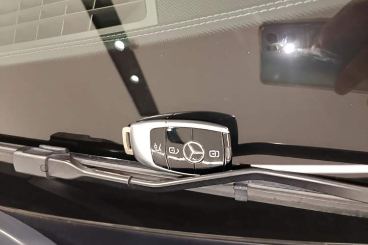 Used Mercedes-Benz E-Class 2016 E 200 L Sport Edition Vehicle Key