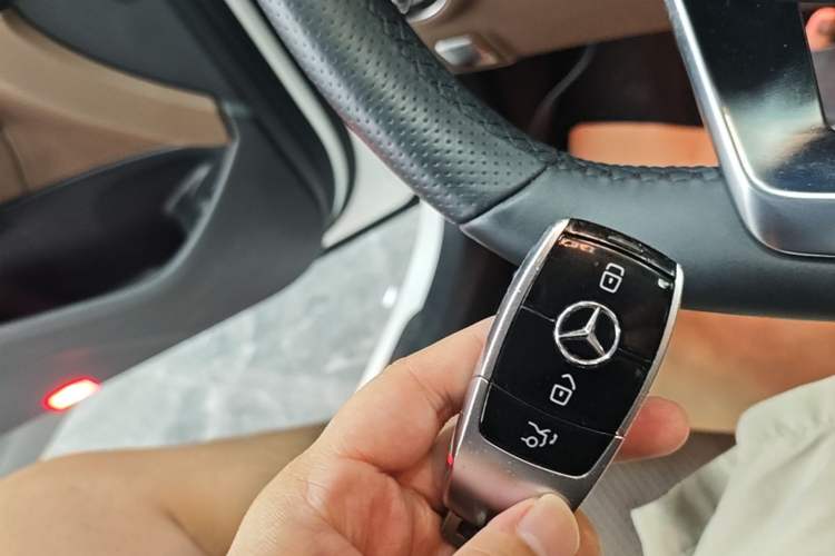 Used Mercedes-Benz E-Class 2016 E 200 L Sport Edition Vehicle Key