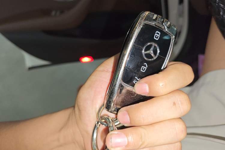Used Mercedes-Benz E-Class 2016 E 300 L Sporty and Stylish Model Vehicle Key