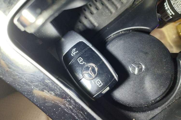 Used Mercedes-Benz E-Class 2016 E 300 L Sporty and Stylish Model Vehicle Key