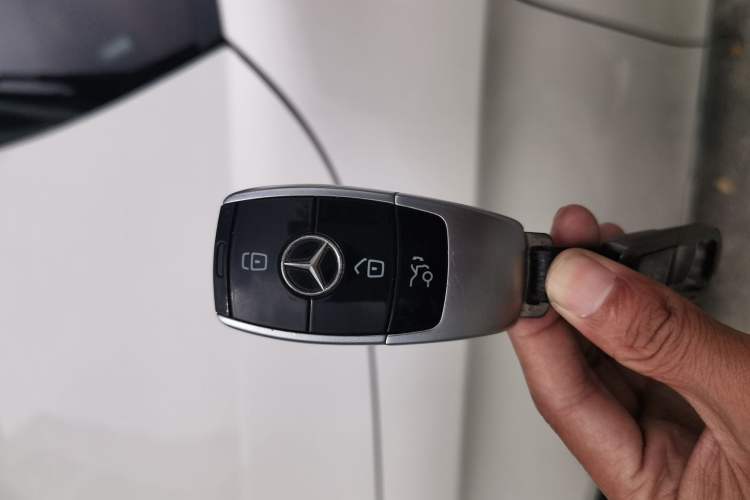 Used Mercedes-Benz E-Class 2016 E 200 L Vehicle Key