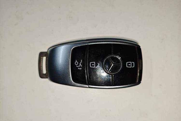 Used Mercedes-Benz E-Class 2016 E 300 L Stylish Model Vehicle Key