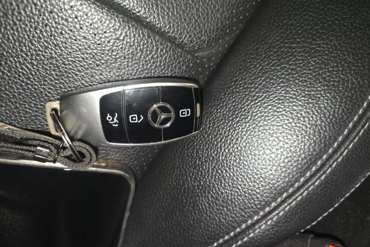 Used Mercedes-Benz E-Class 2016 E 200 L Sport Edition Vehicle Key