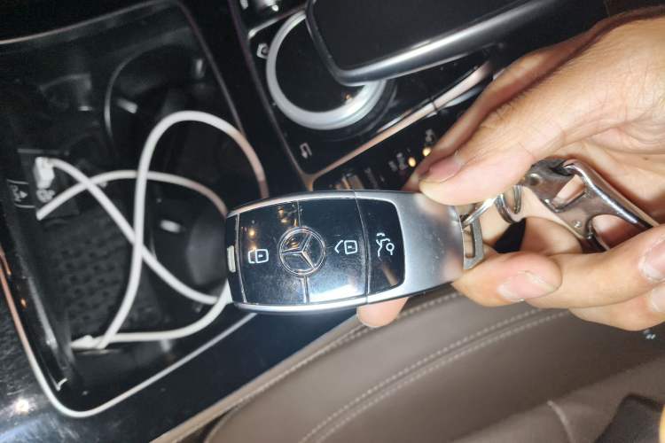 Used Mercedes-Benz E-Class 2016 E 200 L Sport Edition Vehicle Key