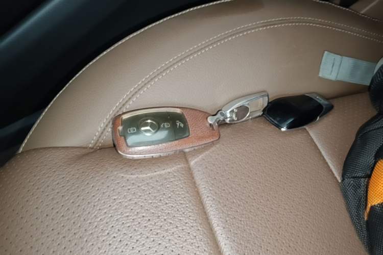 Used Mercedes-Benz E-Class 2016 E 300 L Sporty and Stylish Model Vehicle Key