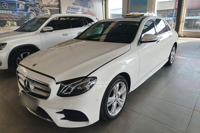 Ojetý Mercedes-Benz E-Class 2016 E 200 L Sport Edition