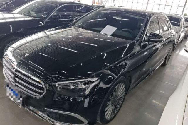 Ojetý Mercedes-Benz E-Class 2017 E 300 L Sport Luxury Edition